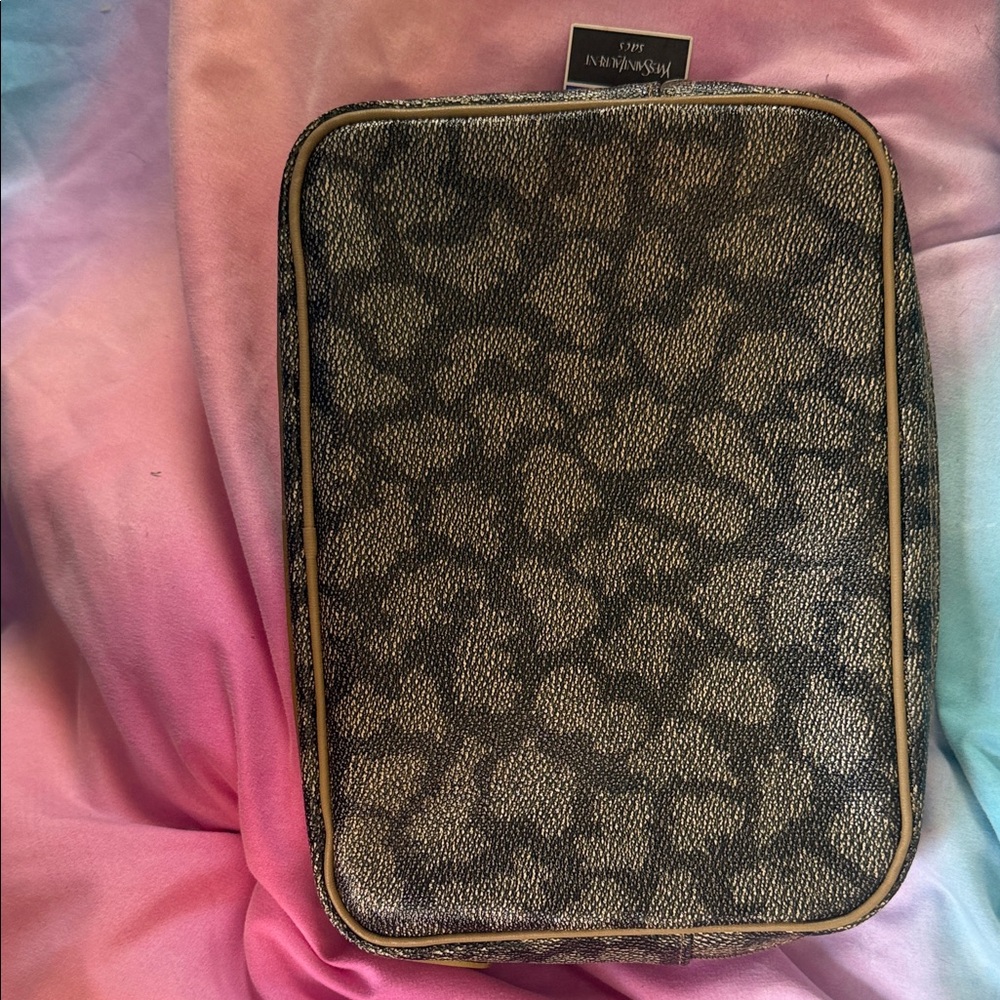 Yves St Laurent vintage giraffe print clutch pouch. - Picture 2 of 4